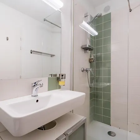 Blue Light - Jolie Sur Les Ramblas 3* Toulouse