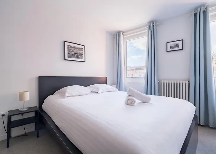 Aparthotel Blue Light - Jolie Sur Les Ramblas Toulouse